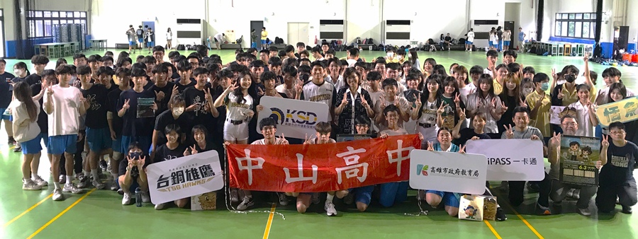 台鋼雄鷹隊前進校園  巡迴推廣高雄學生50元看球優惠  's story cover image