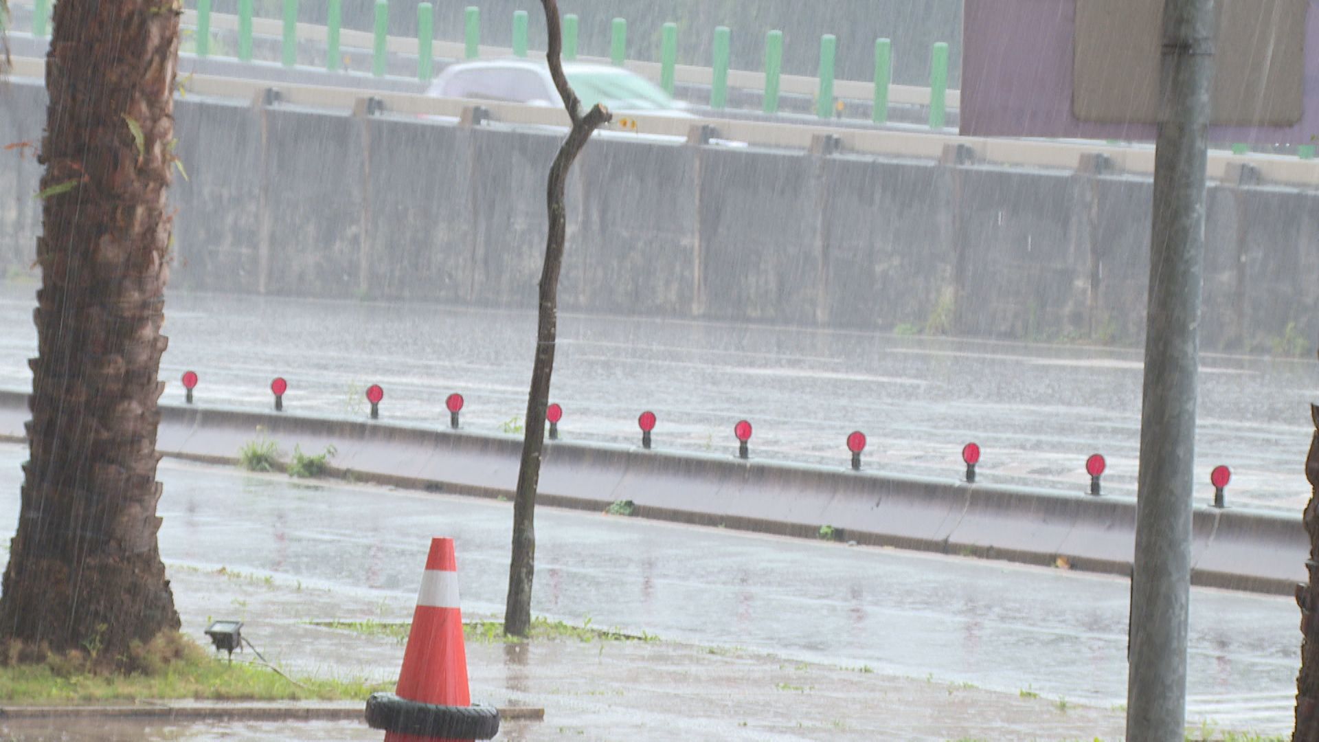 全台有雨「北東雨勢較大」出門記得帶傘　回暖要等下週五