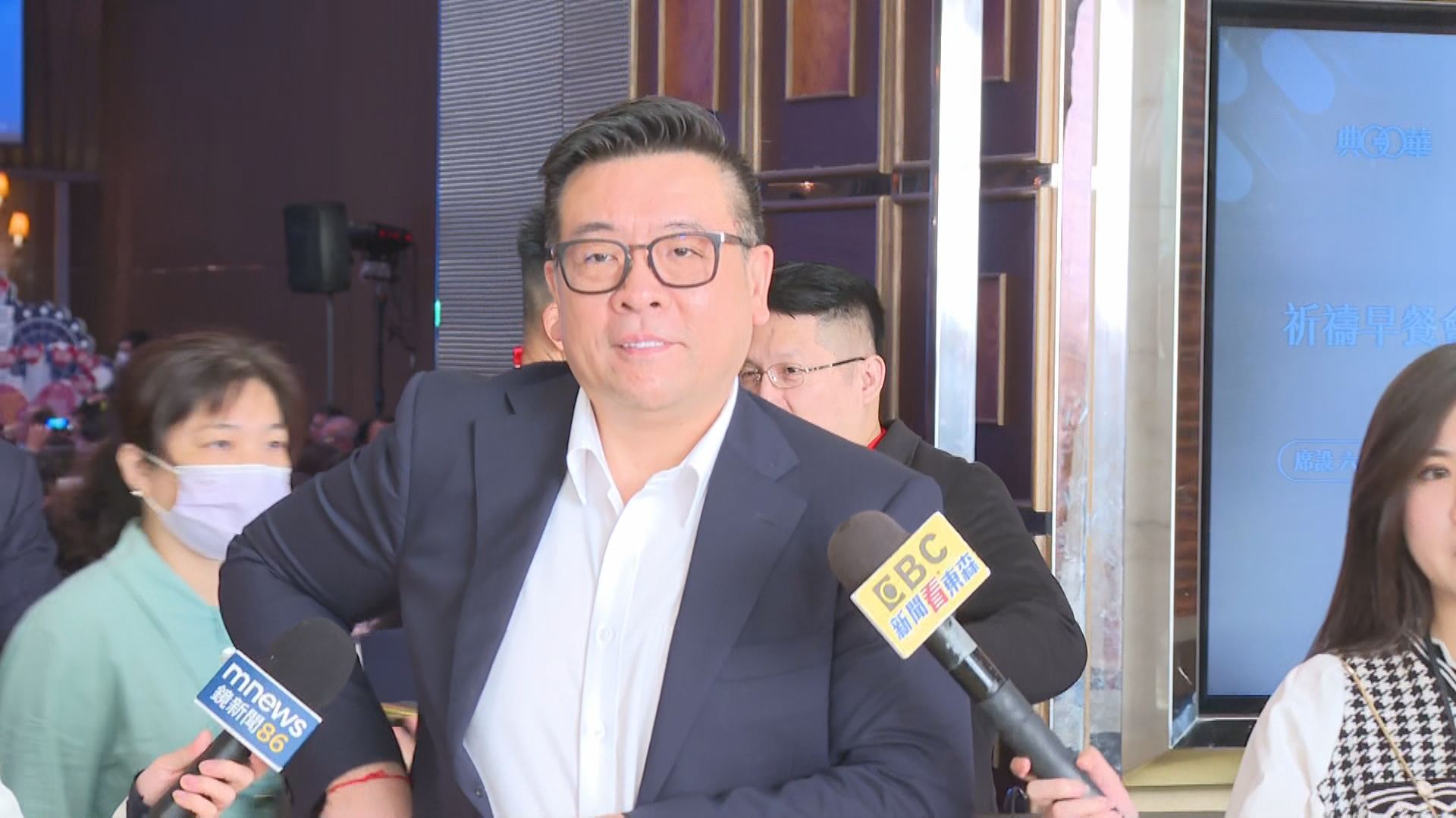 涉人頭經營遊戲場、修法圖利業者　北市副議長葉林傳500萬交保's story cover image