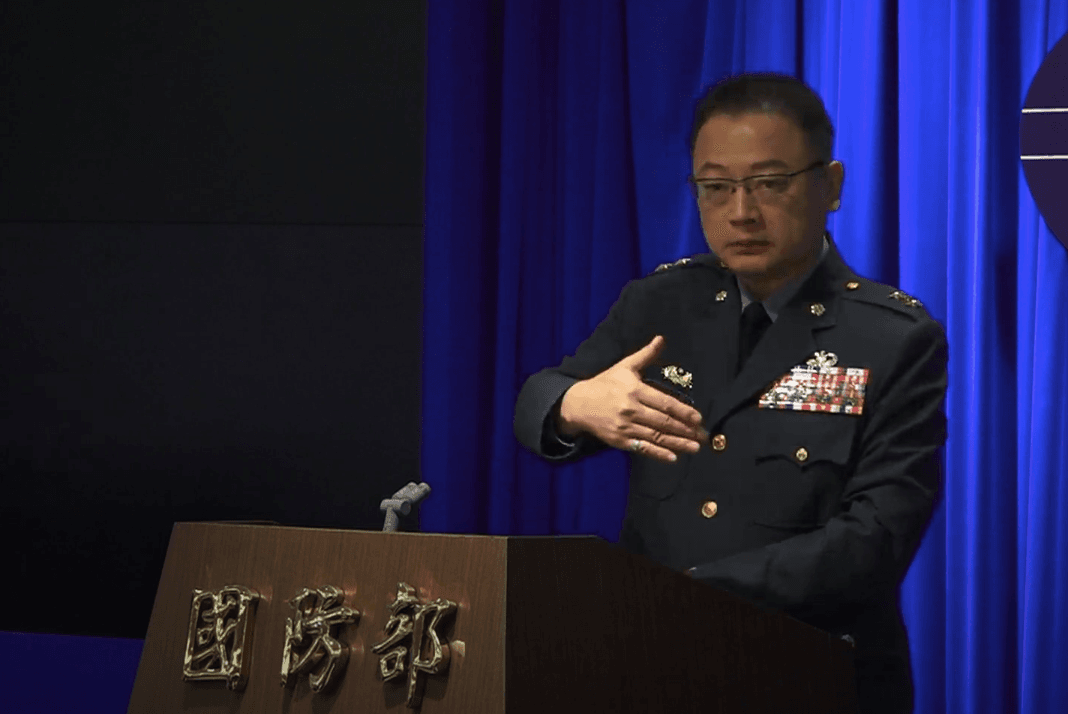 馬文君質疑椅子5萬、水120元預算浮報　國防部曝採購考量及調整's story cover image