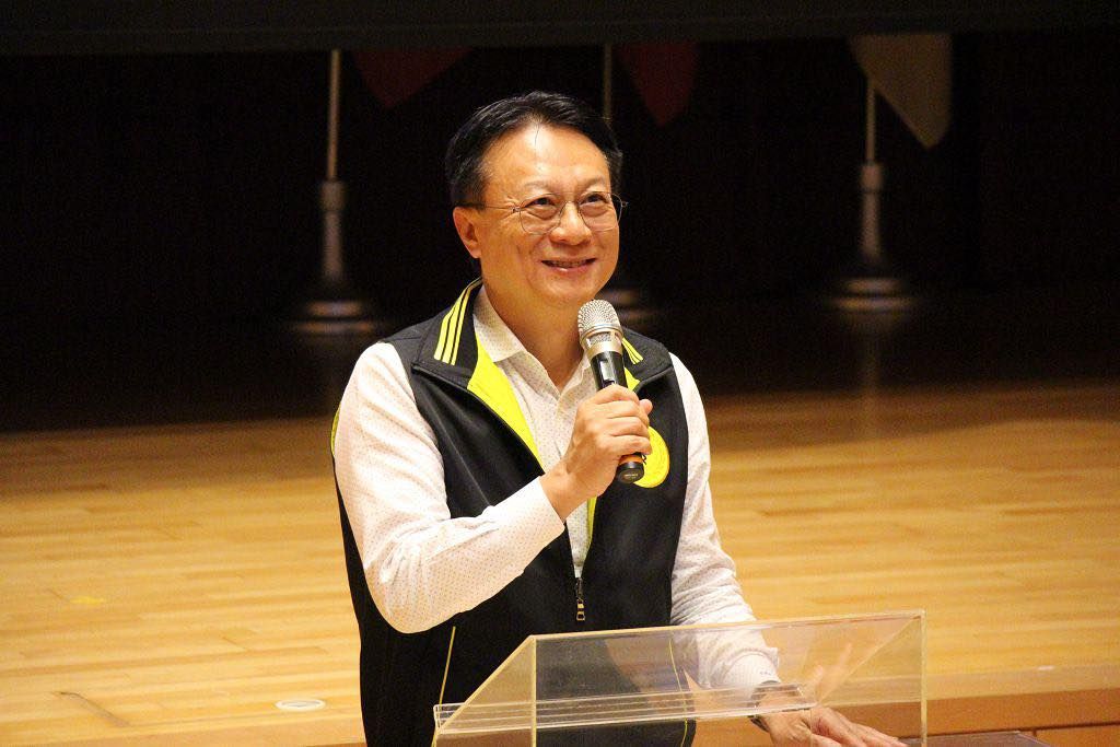 捧珍奶衝民進黨中央　卓伯源喊目標和賴清德一致：招待習近平's story cover image