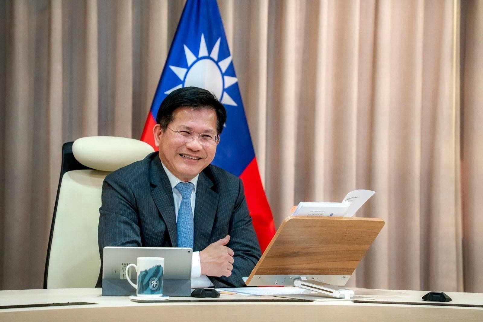 阿聯酋復飛台「搭載人數未破百」　外交部籲滯中東國人多利用's story cover image