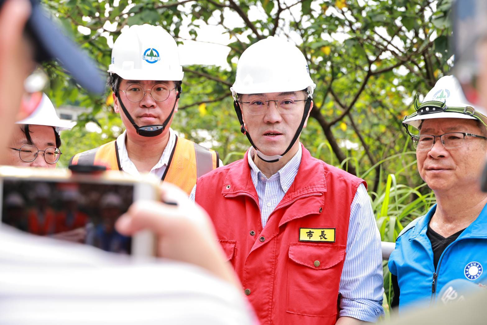 強颱巴威來襲！基隆下修停班課門檻　謝國樑：仍與基北北桃共同作業's story cover image