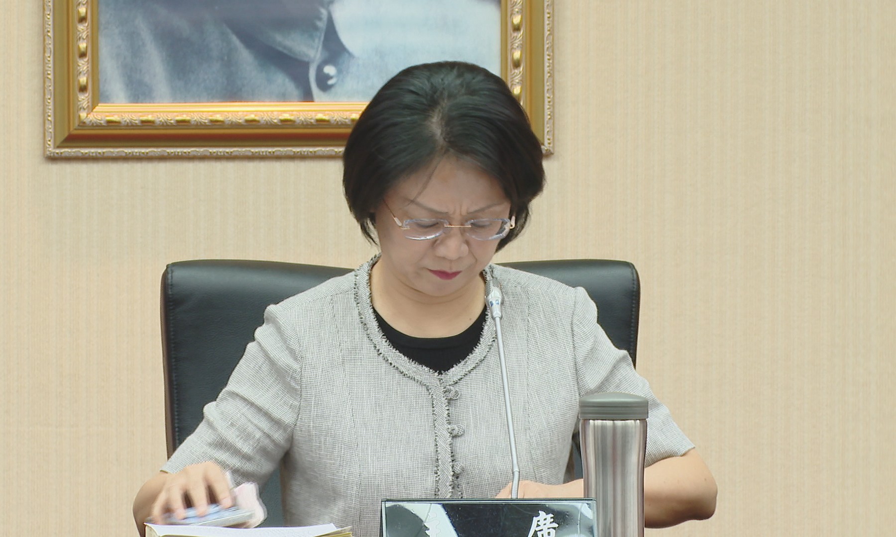 總統掏20萬挺庇護工場　翁曉玲再嗆情勒：為善不欲人知是中國人價值's story cover image