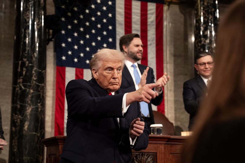 傳將砍斷命脈伊朗「迫使開放荷姆茲海峽」　美媒：川普考慮攻占哈格島