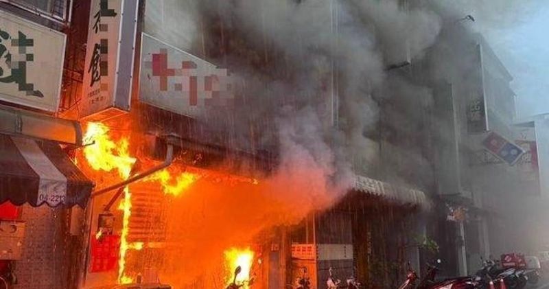 台中知名牛肉麵店惡火釀2死3重傷　起火點疑1樓備料區's story cover image