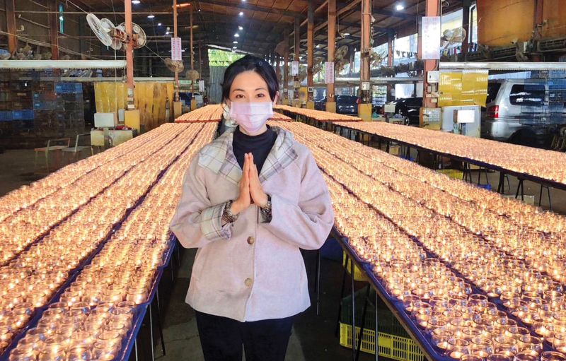 女監照暖陽1／不堪家暴穿紅衣槍殺男友　簡碧燕獄中遇見天使獲重生's story cover image