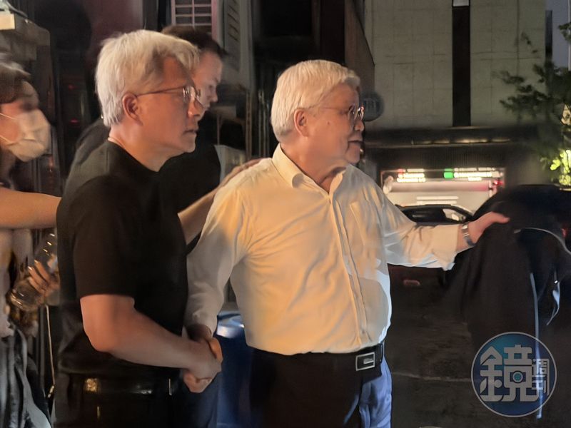 兆元宴五度登場2／黃仁勳唯一全程親送的貴賓　是微笑聆聽型的他