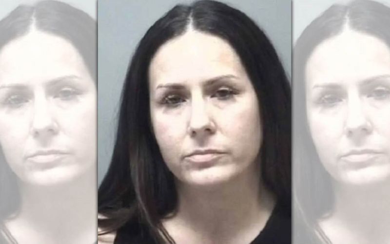 女兒邀43歲母赴舞會「媽媽竟與14歲舞伴產子」　手機曝光露骨影像！'s story cover image