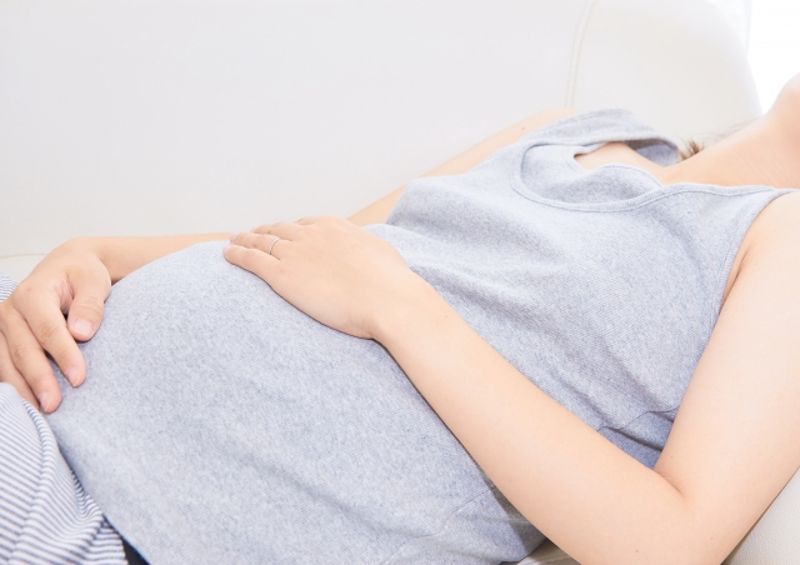印度婦害怕剖腹產再挨刀！老公看YT「自學在家生」　胎盤排不出…失血過多慘死's story cover image