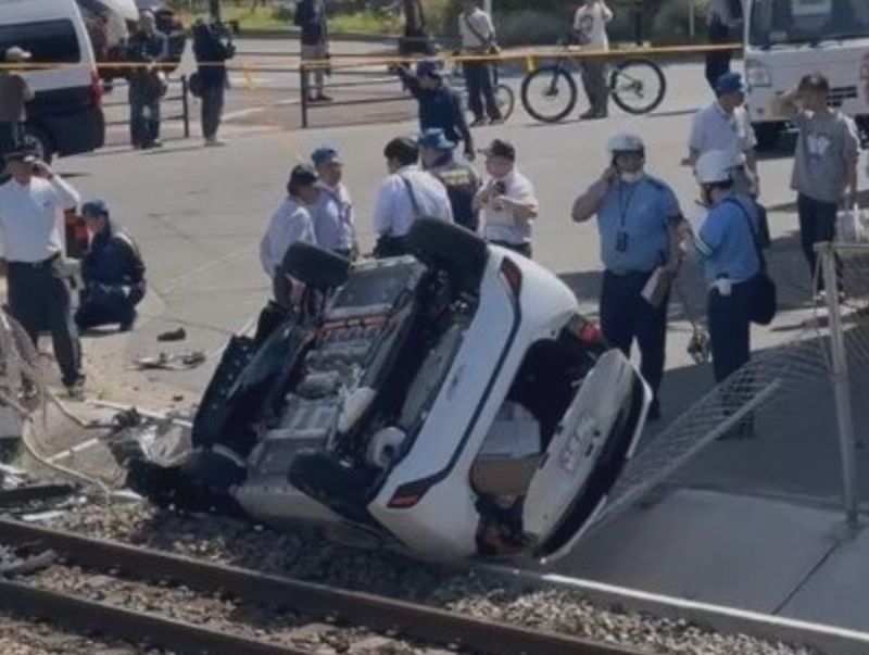 快訊／福岡92歲翁撞死女行人　衝破圍欄闖進鐵軌！貝塚線一度停駛's story cover image