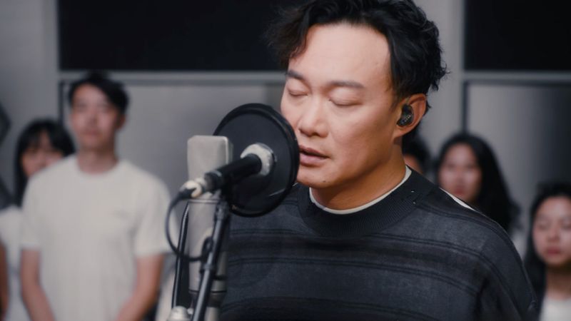 飛倫敦超支重製經典　陳奕迅25年後再當K歌之王's story cover image