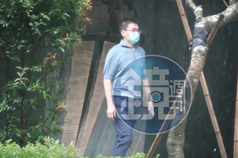 專找辣妹留言「可認識嗎」　疑趙建銘帳號遭起底！還幫自己喊冤's story cover image