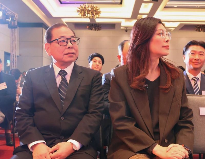 初選落敗「缺席中常會」鄭麗文急喊話：國民黨不會忘記你　陳見賢一句話冷回's OG Image