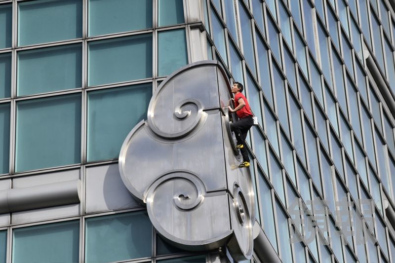 爬101爬到一半想尿尿怎麼辦？泌尿醫解密「膀胱極限」：別因怕尿而不喝水