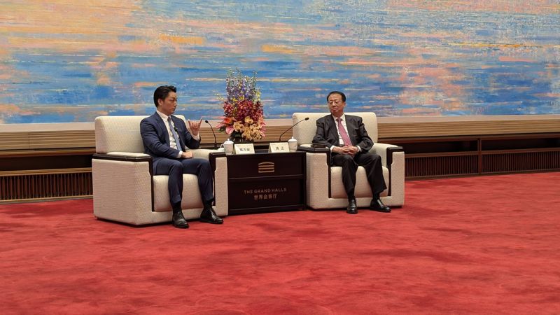 蔣萬安雙城論壇致詞提「民國」一大事　送上海市長「錫製盤子」寓意曝光's story cover image