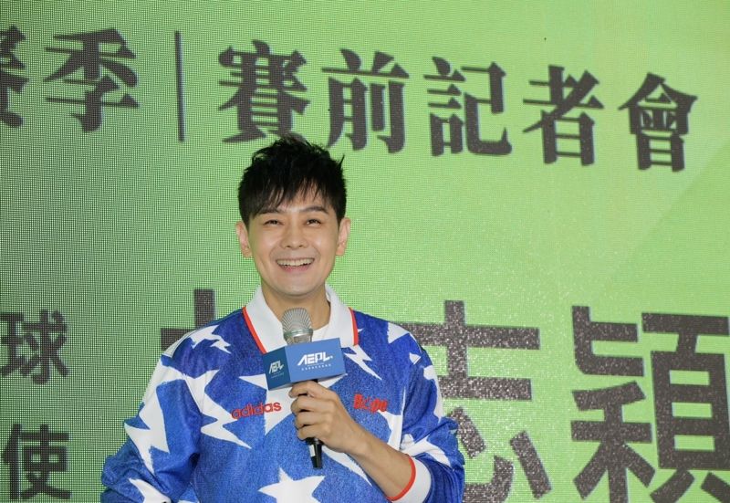 大兒子Kimi顏值曝光遭議論 林志穎護兒：不是非得像我
's story cover image