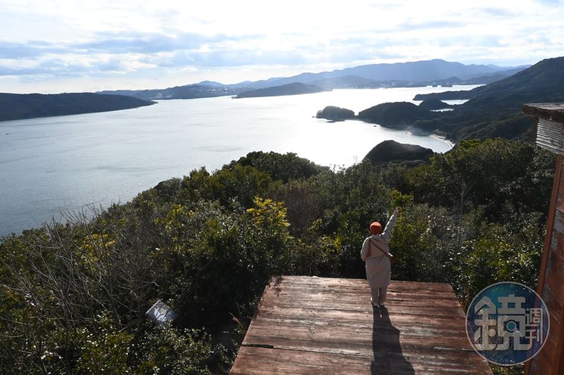 充滿「八」圖樣的日本神祕小島！吃完紅豆麵包、豆腐老店再登高眺望無敵海景