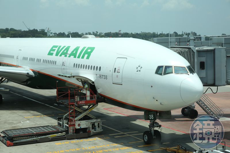 紐約回台班機轉降大阪　爆2台人「帶槍枝上機」被搜出！長榮航空證實了's OG Image