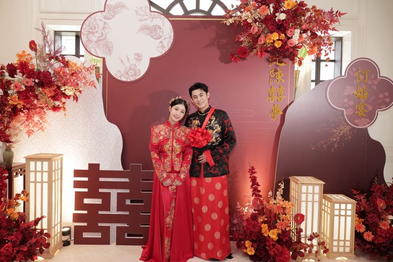 陳奕訂婚文華東方辦文定儀式　驚喜宣布年底當爸's story cover image