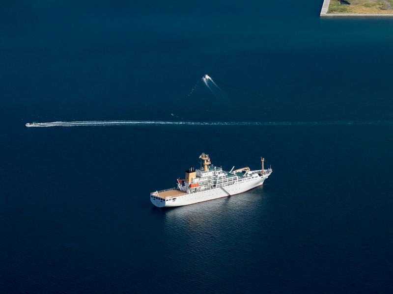 美伊首度面對面談判！美軍艦強闖荷莫茲海峽排雷　伊朗衛隊放話「強硬回擊」's OG Image