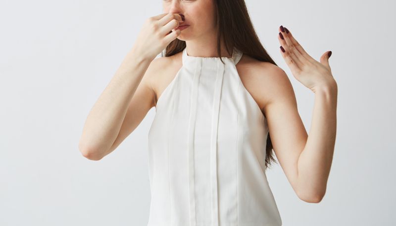 連牙醫都稱讚的牙！高階女主管「張嘴卻臭翻」刷牙也沒用　醫曝背後原因's story cover image