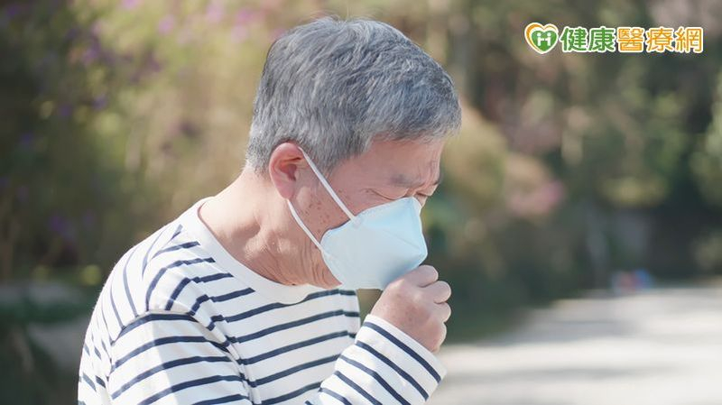 67歲男運動養生「堅持1件事」險害沒命　染流感喘不過氣送加護病房