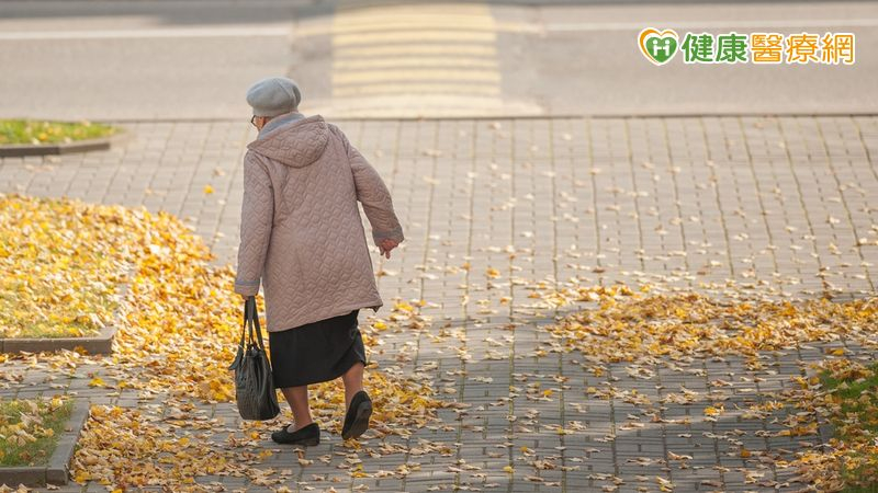 78歲老奶奶忘記回家的路，確診失智症！　1篩檢量表助早發現