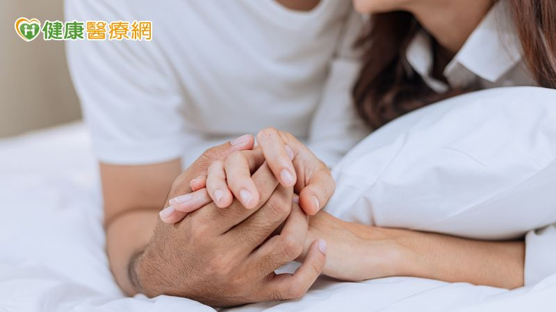 高血糖影響「性福」？醫示警：陰道乾澀、勃起困難也是糖尿病警訊！'s story cover image