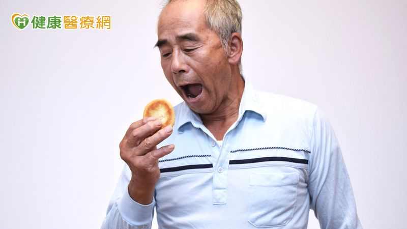 牙齒愈少失智風險愈高？　醫揭咀嚼與大腦退化關鍵關聯's story cover image