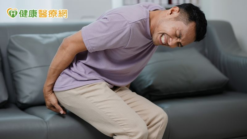 68歲男直腸出血險裝人工肛門　靠「這手術」免造口、成功保肛's story cover image