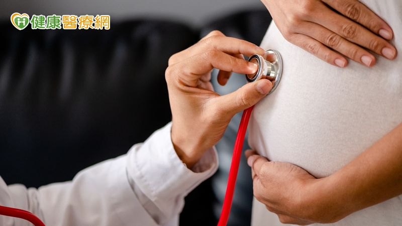 10週長大4倍！女嬰帶16公分「大球」出生　竟是罕見畸胎瘤's story cover image