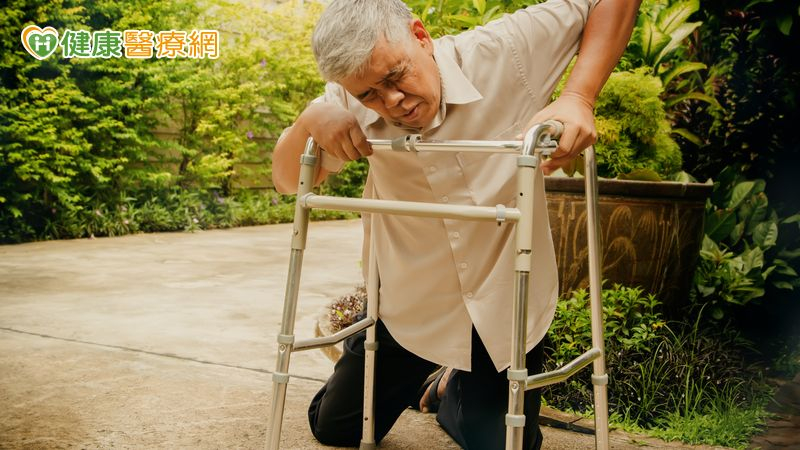 老翁膝關節疼痛腫脹難行　竟是結核菌惹的禍's story cover image