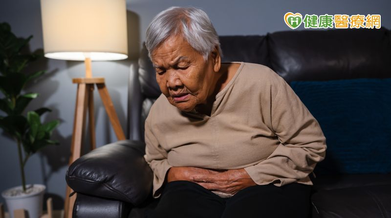 抗生素停藥後容易拉肚子？「低纖飲食」恐助困難梭菌趁虛而入！'s story cover image