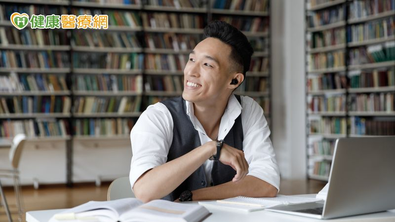 學會「抄捷徑」更快抵達成功！用7大指標找出你的人生楷模's story cover image