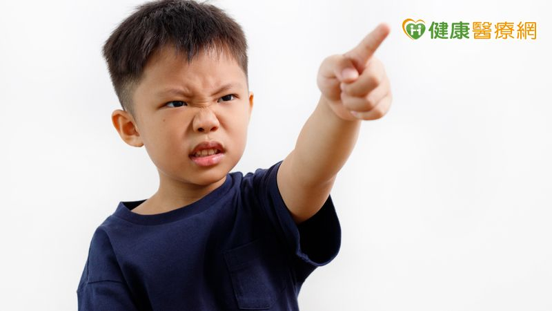 孩子愛推人、不合群是調皮？醫揭「觸覺敏感警報器」作祟真相's story cover image