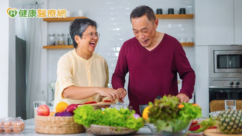 研究：銀髮族吃「植物性飲食」失智風險降　但若為加工食品仍無益健康's story cover image