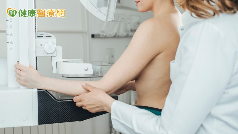 乳房腫塊拖3年不敢看醫生！61歲婦乳房巨瘤近15公分　確診乳癌險誤病情's story cover image