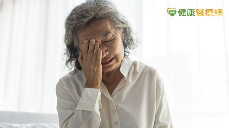 眼角冒不明水皰竟是皮蛇　醫點名「這些族群」是帶狀皰疹的高危險群's story cover image