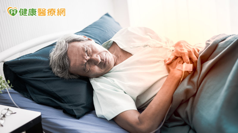 長輩食慾不振竟是胃中藏植糞石？醫用「可樂」化解危機's story cover image