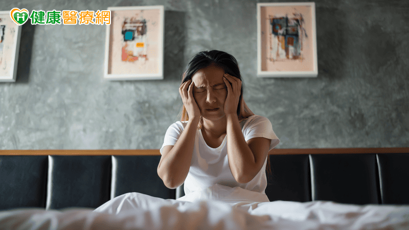 偏頭痛恐造成上班族「隱形失能」！止痛藥頻繁使用　三警訊當心反覆頭痛's story cover image