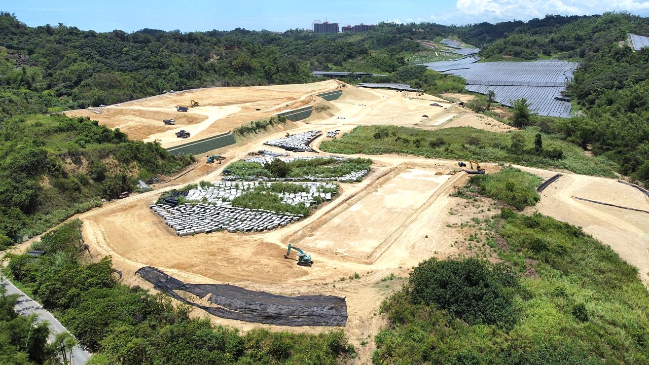 51 公頃陡峭山坡地開發光電，高雄大樹削山填土，政策免環評、招標衝高容量惹禍's story cover image
