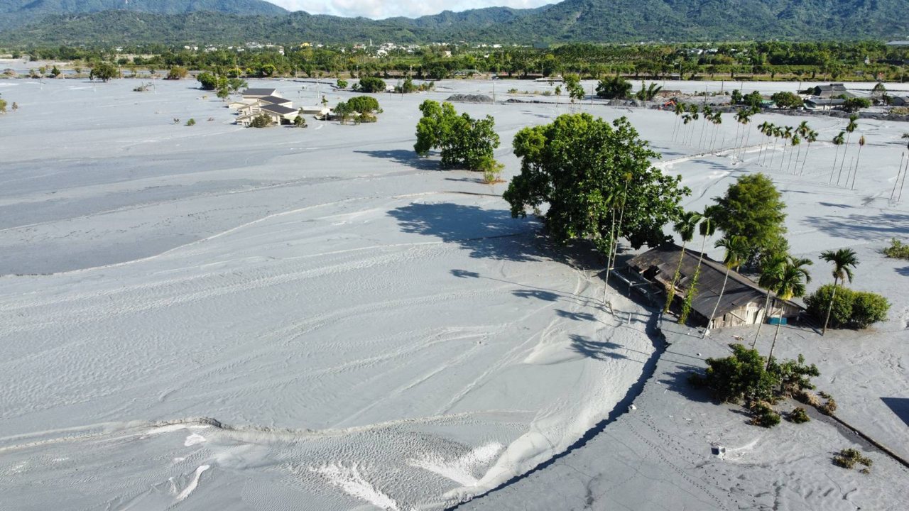 馬太鞍 1003》多年養地全毀，400公頃耕地遭污泥覆蓋，數年無法復耕（Day 11)'s story cover image