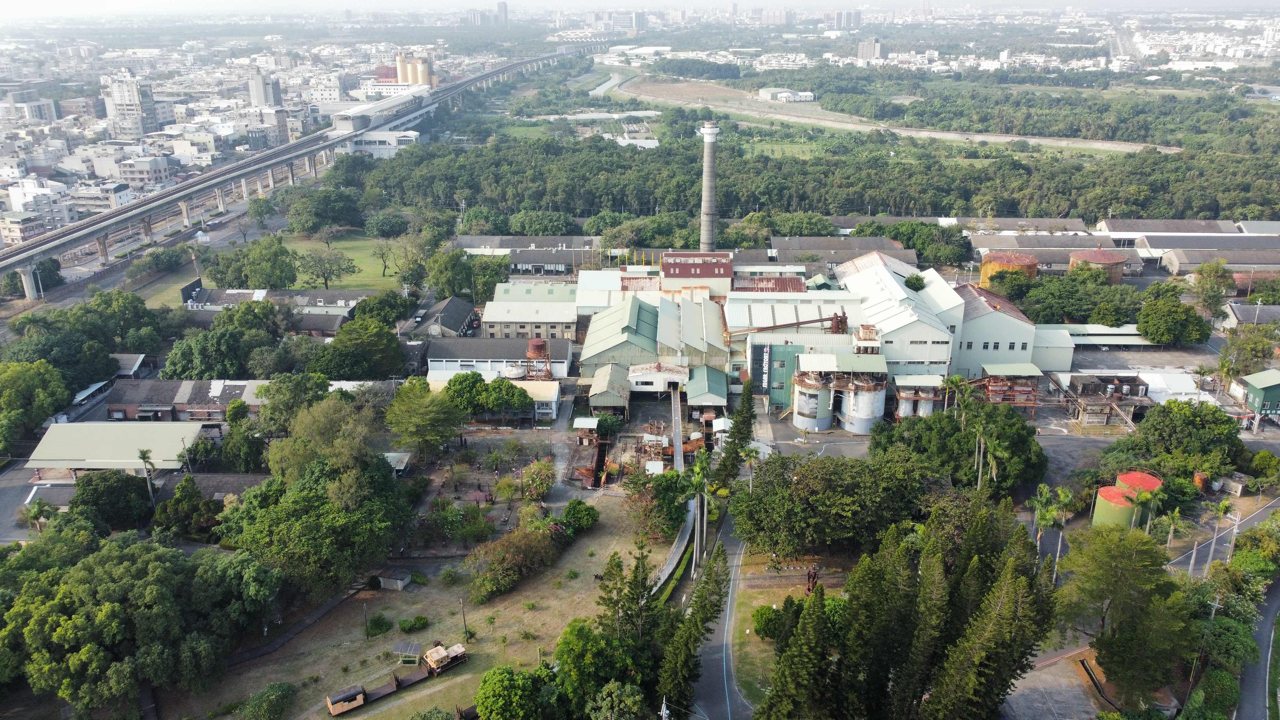 橋頭糖廠陷開發危機，舊造鎮計畫捲土重來，百年文資不保，一百多公頃都會森林恐消失's OG Image