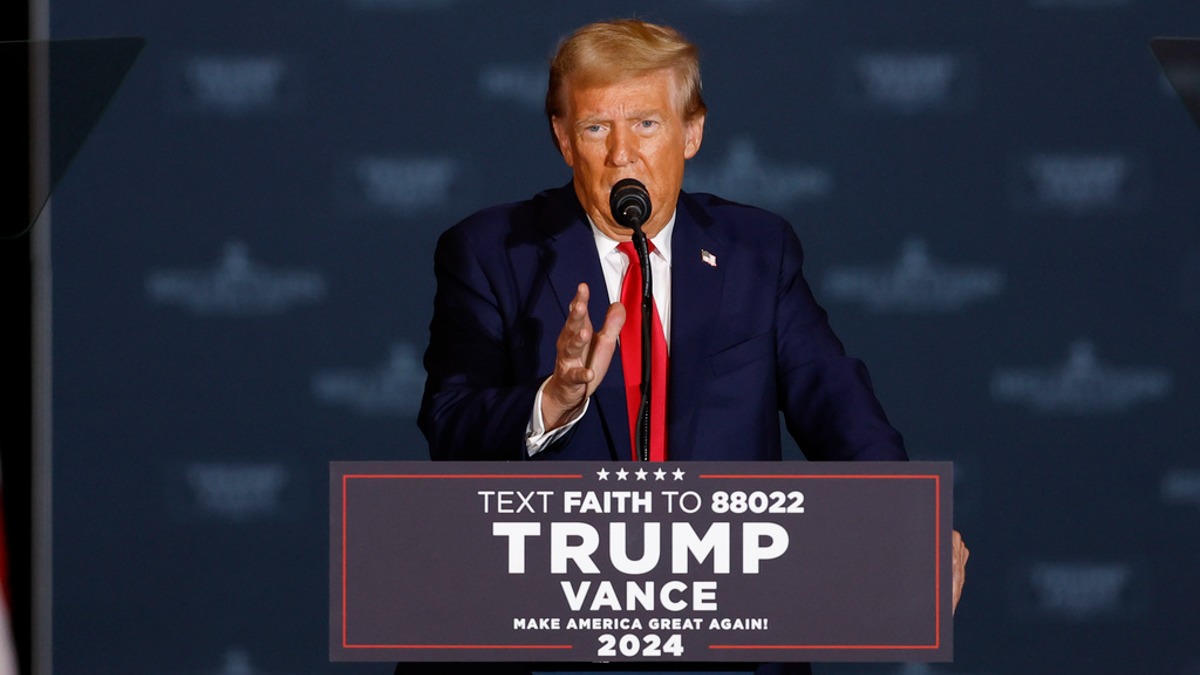 川普稱裴洛西是美國「內部敵人」 卻遭傳炸薯條在作秀!'s OG Image