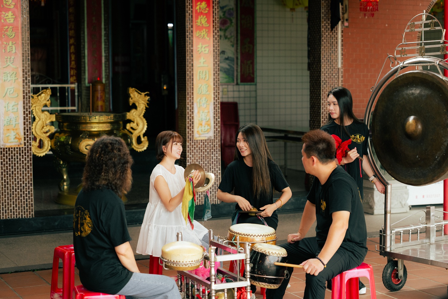 一趟聽見台灣的旅程!老爺式旅行探索9地聲景 北管鑼鼓、黑膠民歌追尋島嶼記憶's OG Image