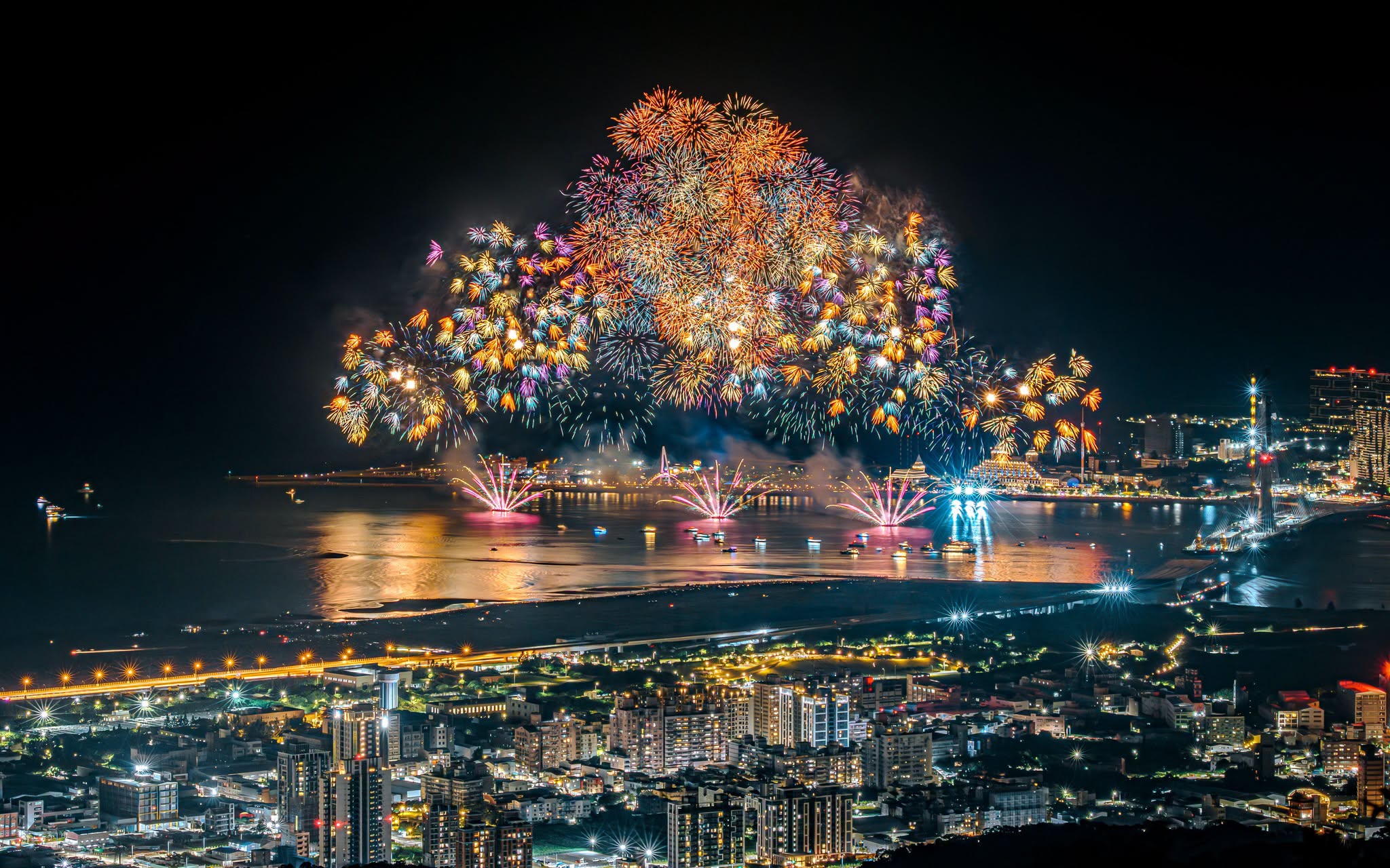 白海豚攪局!淡水漁人碼頭8/9首場煙火秀延期 其餘兩場時間不變's OG Image