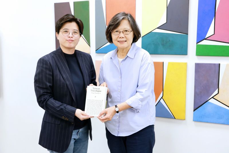 蔡英文加持奏效!《臺灣漫遊錄》創紀錄奪國際布克獎 楊双子笑稱:獎金all in台積電?'s OG Image