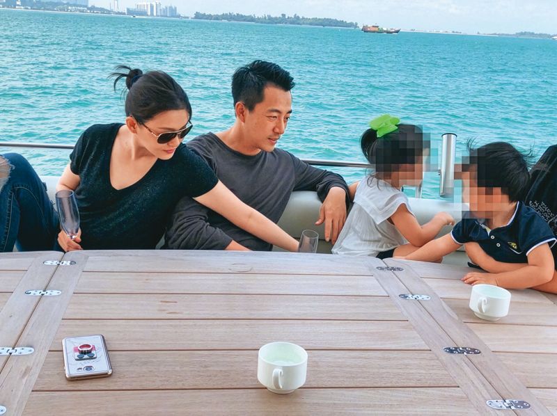 小三自捅馬蜂窩2/好兄弟為錢翻臉暗助大S 汪小菲離婚後才知是身邊人捅刀's OG Image